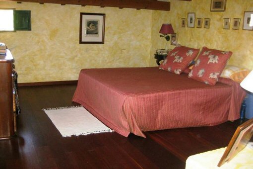 Großes Schlafzimmer