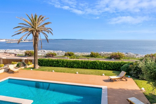 Spektakuläre Villa in erster Meereslinie in Ciutadella