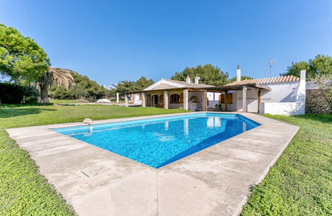 Idyllisch gelegenes Finca mit Pool bei Ciutadella