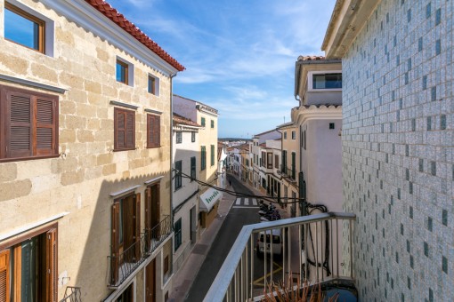 Dreistöckiges Haus mit Patio und Dachterrasse in Alaior zum Renovieren