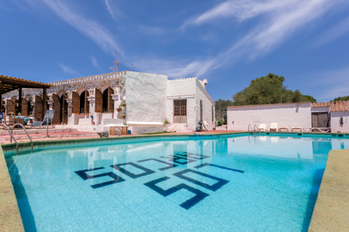 Unglaublich tolles Haus mit Restaurant, gültiger Betriebsgenehmigung und großem Pool in Cales Coves