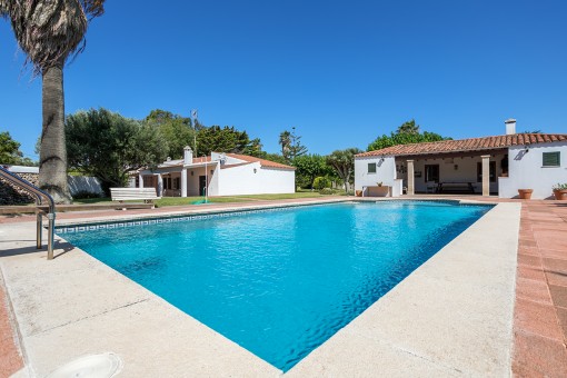 Schöne Finca mit 2 Wohneinheiten und großem Garten bei Santandria