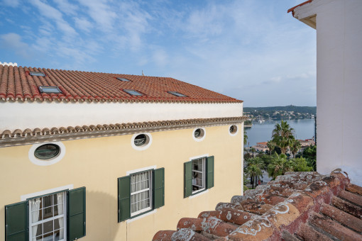 Schöne Gelegenheit für ein kleines Boutique-Hotel mit Terrasse und Meerblick im historischen Zentrum von Mahón