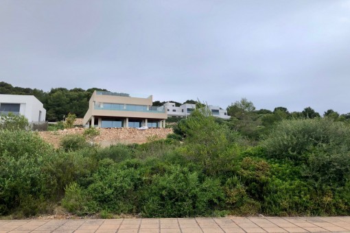 Urbanes Baugrundstück in Coves Noves mit Aussicht in der Nähe von Arenal d'en Castell, Addaia und Son Parc