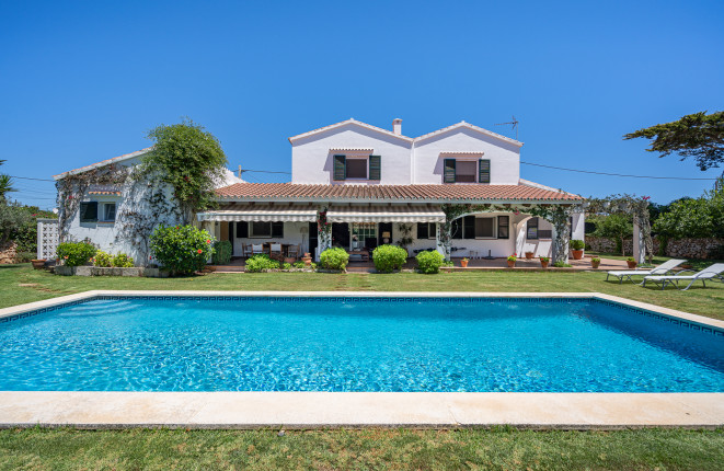 Schönes Haus mit Garten und Pool in Trebaluger ganz in der Nähe von Sant Lluis, Es Castell und Mahón