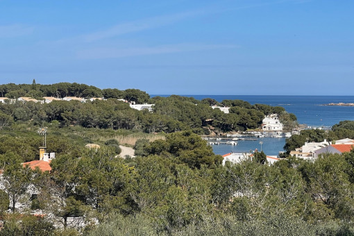 Baugrundstück mit Meerblick in der schicken und ruhigen Gegend von Cala Moli Addaia Menorca